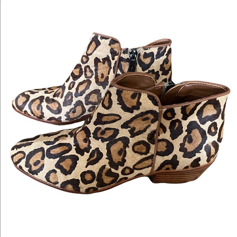 Sam Edelman | Petty Leopard Ankle Booties | 7.5